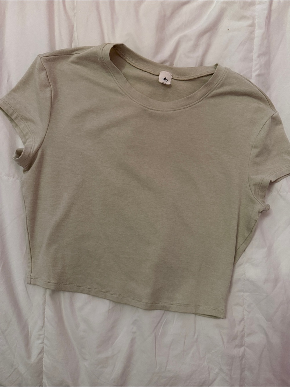 ALO Yoga Cropped Crewneck Tee in Sage Green